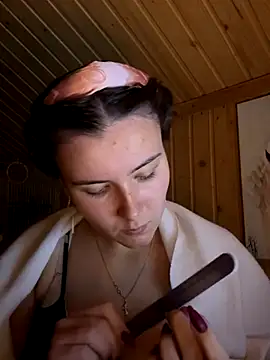 Snapshot of mewKate chatting on October 4, 3:54 pm mewKate online show from October 4, 3:54 pm