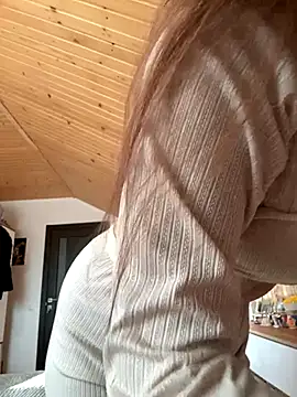 Snapshot of mewKate chatting on October 25, 1:51 pm mewKate online show from October 25, 1:51 pm