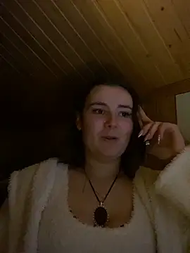 Snapshot of mewKate chatting on April 29, 7:20 pm mewKate online show from April 29, 7:20 pm