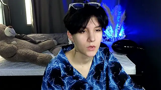 Hyeon Jin online show from March 11, 10:29 am