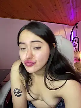 Camila pinkk online show from April 7, 1:22 pm