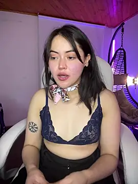 Snapshot of Camila_pinkk chatting on April 30, 1:28 pm Camila pinkk online show from April 30, 1:28 pm