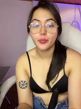 Snapshot of Camila_pinkk chatting on May 12, 1:41 pm Camila pinkk online show from May 12, 1:41 pm