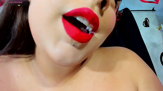 NAHIARA LEE online show from February 21, 12:28 pm