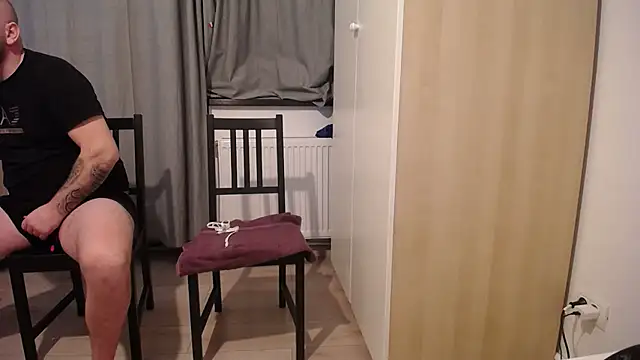 Snapshot of adryanyou46 chatting on February 27, 7:04 pm adryanyou46 online show from February 27, 7:04 pm