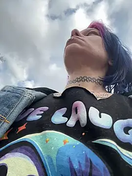 trashbrat online show from March 28, 11:15 pm