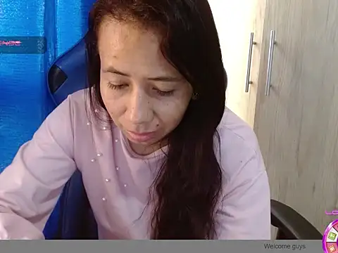 Danielagomez33 online show from March 25, 1:28 pm