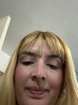 Snapshot of Blue_Angell chatting on September 28, 1:44 am Blue Angell online show from September 28, 1:44 am