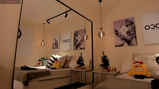 Snapshot of Blue_Angell chatting on December 16, 12:04 am Blue Angell online show from December 16, 12:04 am