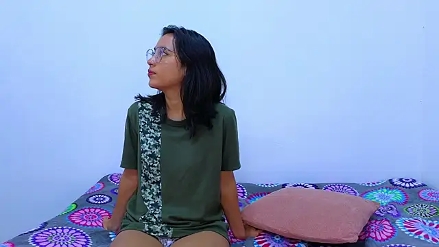 Snapshot of Ana_and_Leo chatting on February 5, 5:53 pm Ana and Leo online show from February 5, 5:53 pm