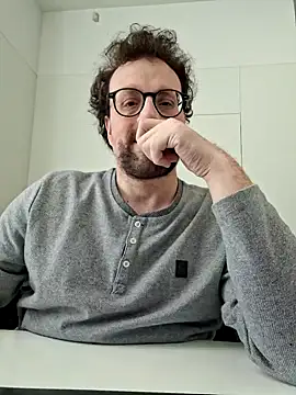 littlehairyman online show from March 6, 8:41 am