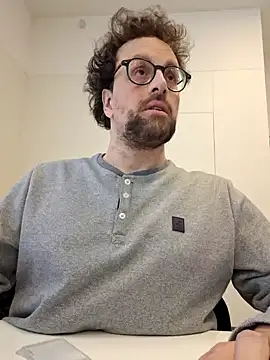 littlehairyman online show from March 6, 1:35 pm