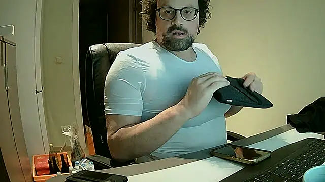 littlehairyman online show from January 9, 7:55 am