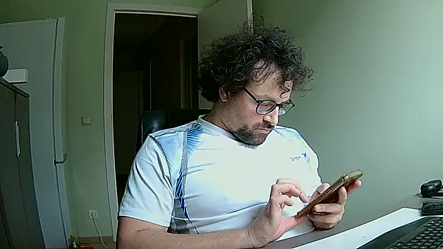 littlehairyman online show from January 12, 10:42 am