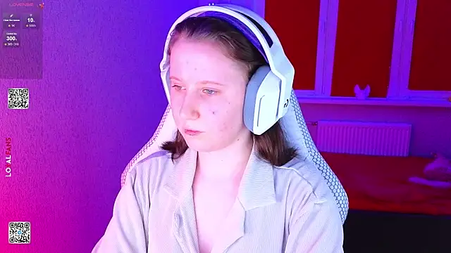 mon lola online show from February 17, 3:40 pm