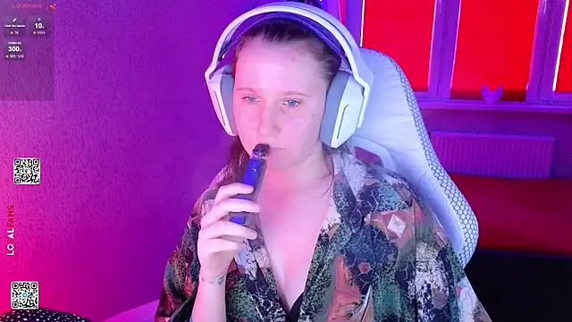 mon lola online show from March 10, 2:11 pm