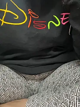 Red-Magic-25 online show from November 16, 5:57 am