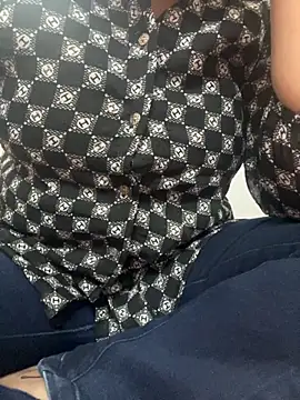 Red-Magic-25 online show from November 22, 6:01 am