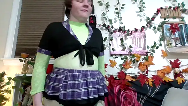 AverageRose online show from February 6, 7:23 am