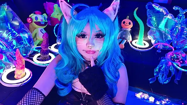 LaytonBox online show from January 16, 1:04 pm