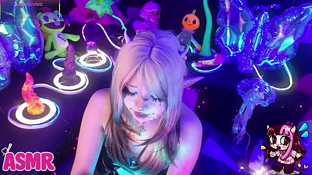 LaytonBox online show from March 3, 3:07 pm