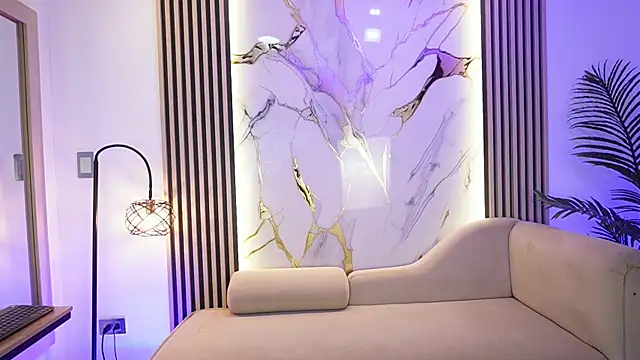 Emma Walkerr  online show from March 30, 7:04 pm