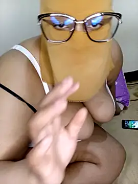 Snapshot of Samara-Bella chatting on February 15, 9:49 am Samara-Bella online show from February 15, 9:49 am