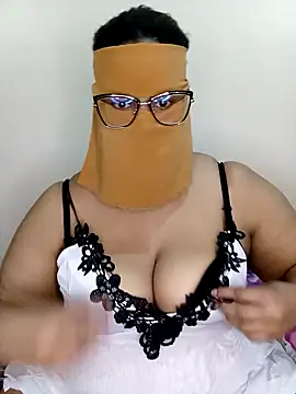 Snapshot of Samara-Bella chatting on March 2, 7:34 pm Samara-Bella online show from March 2, 7:34 pm