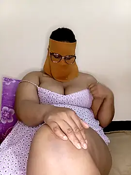 Snapshot of Samara-Bella chatting on March 5, 8:00 pm Samara-Bella online show from March 5, 8:00 pm