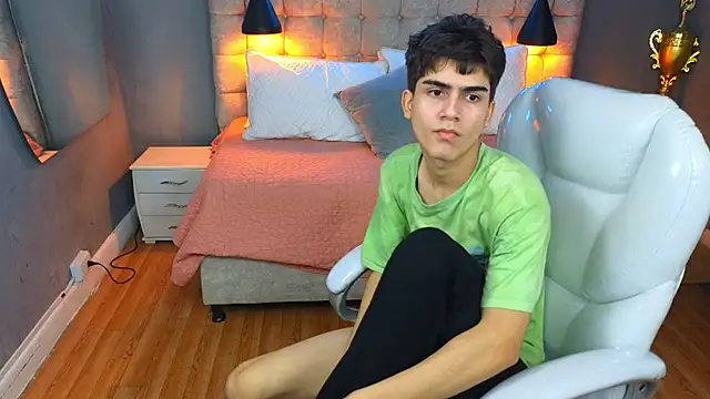 Tommy18   online show from March 12, 10:16 am