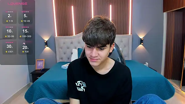 Tommy18   online show from September 23, 3:31 am