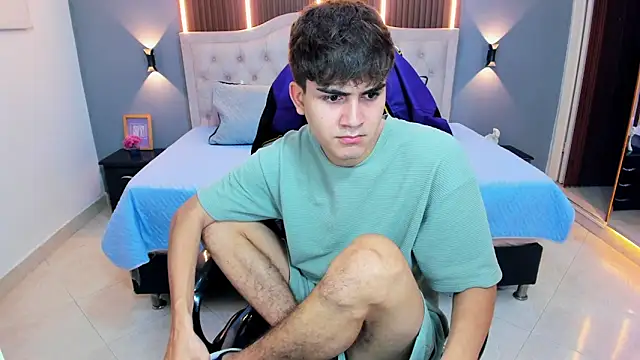 Tommy18   online show from February 25, 3:27 am