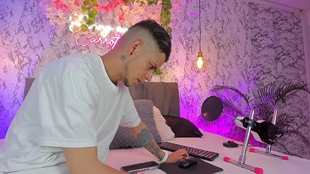 Bonny and carrot online show from April 7, 7:25 pm