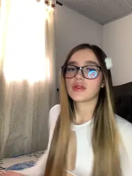 Snapshot of LunaShine_ chatting on January 16, 9:40 pm LunaShine online show from January 16, 9:40 pm