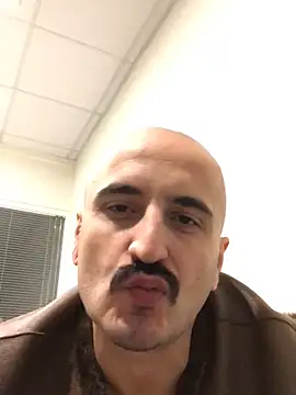 Snapshot of ilmaestoso chatting on January 6, 11:42 pm ilmaestoso online show from January 6, 11:42 pm