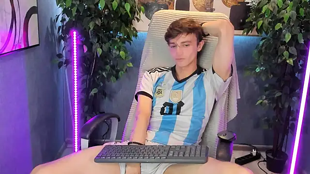 Snapshot of John_Weasley chatting on October 21, 12:39 pm John Weasley online show from October 21, 12:39 pm