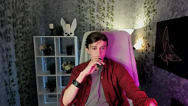 Snapshot of John_Weasley chatting on October 30, 8:27 am John Weasley online show from October 30, 8:27 am