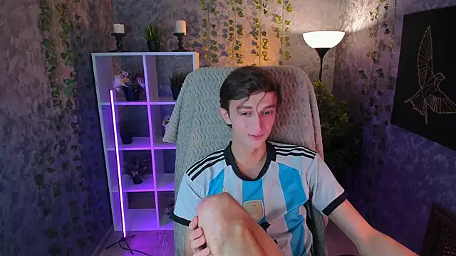 Snapshot of John_Weasley chatting on November 19, 12:49 pm John Weasley online show from November 19, 12:49 pm