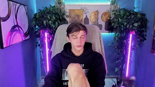 Snapshot of John_Weasley chatting on November 29, 1:03 pm John Weasley online show from November 29, 1:03 pm