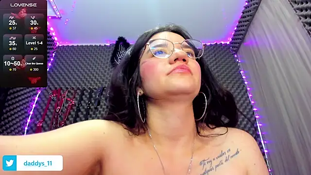 lilihot  online show from March 9, 7:05 pm