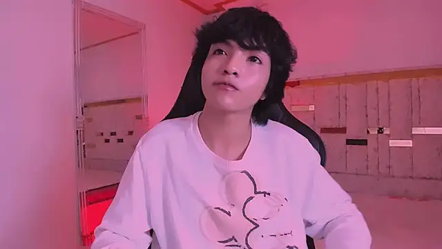 AllanYong18 online show from March 14, 9:24 am