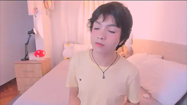 AllanYong18 online show from February 7, 12:31 pm