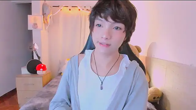 AllanYong18 online show from April 18, 10:41 am