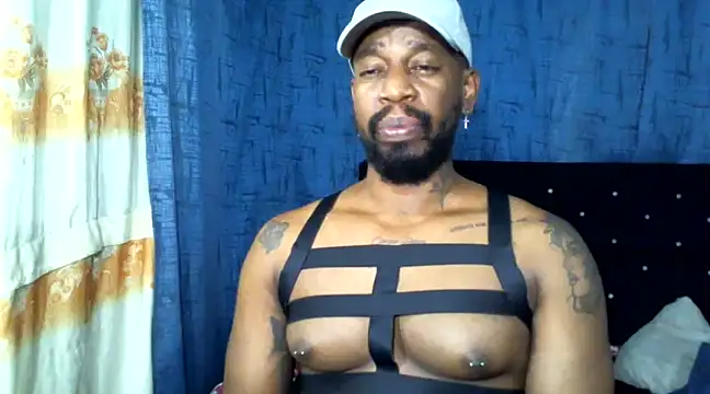 Snapshot of strong__anthony chatting on February 1, 7:26 am strong anthony online show from February 1, 7:26 am