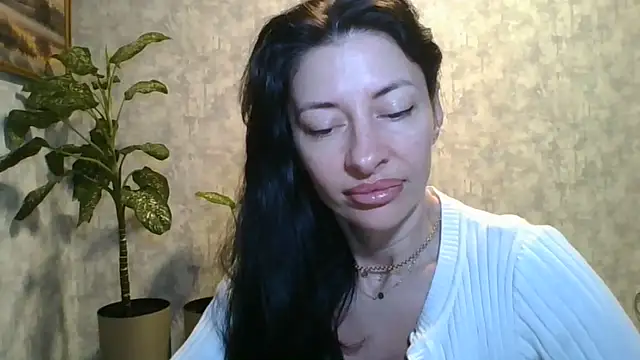 Snapshot of LissaBlossom chatting on June 5, 3:02 am LissaBlossom online show from June 5, 3:02 am
