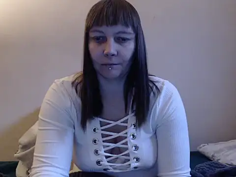 Snapshot of YviEngel87 chatting on January 23, 10:54 am YviEngel87 online show from January 23, 10:54 am