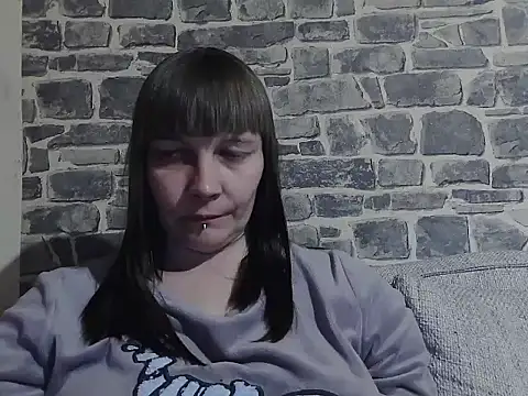 Snapshot of YviEngel87 chatting on March 2, 9:11 pm YviEngel87 online show from March 2, 9:11 pm