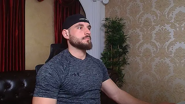 Snapshot of AdamJamesonn chatting on March 8, 5:28 am AdamJamesonn online show from March 8, 5:28 am