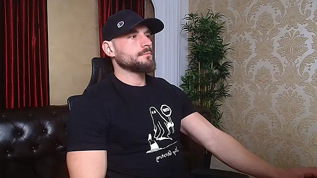 Snapshot of AdamJamesonn chatting on March 12, 5:57 am AdamJamesonn online show from March 12, 5:57 am