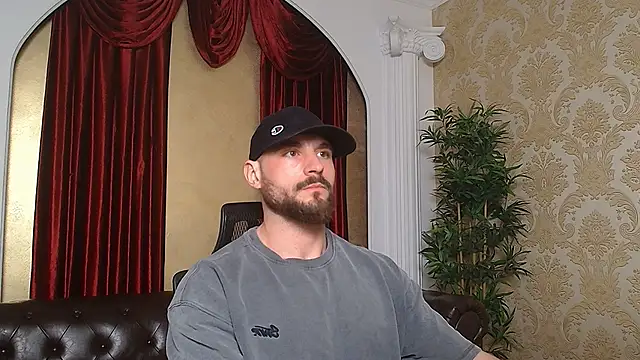 Snapshot of AdamJamesonn chatting on March 12, 10:05 am AdamJamesonn online show from March 12, 10:05 am